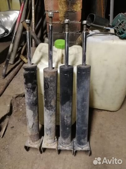 Задние амортизаторы Mercedes ml164