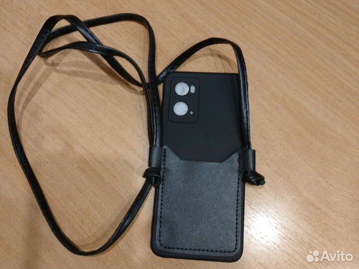 Чехол Доя телефона с кармашком и ремнем