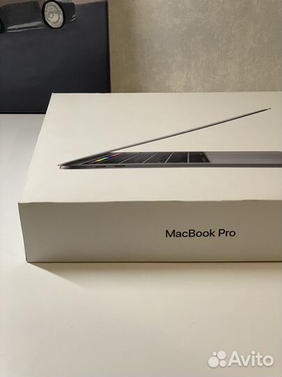 Macbook pro 13 2018 touch bar 256gb