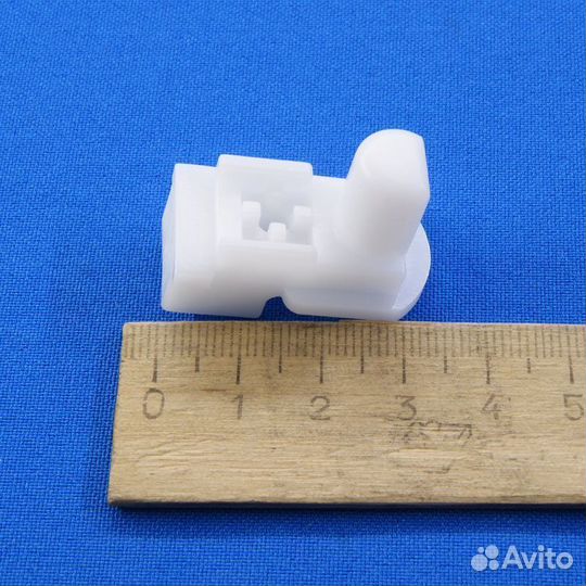 Держатель петли двери правый для холодильника