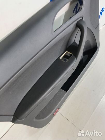 Обшивка двери передняя левая skoda yeti 1 рест 1.6