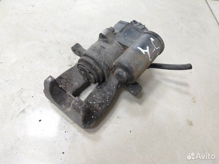 Суппорт задний правый Volkswagen Passat B6 1.9 BKC