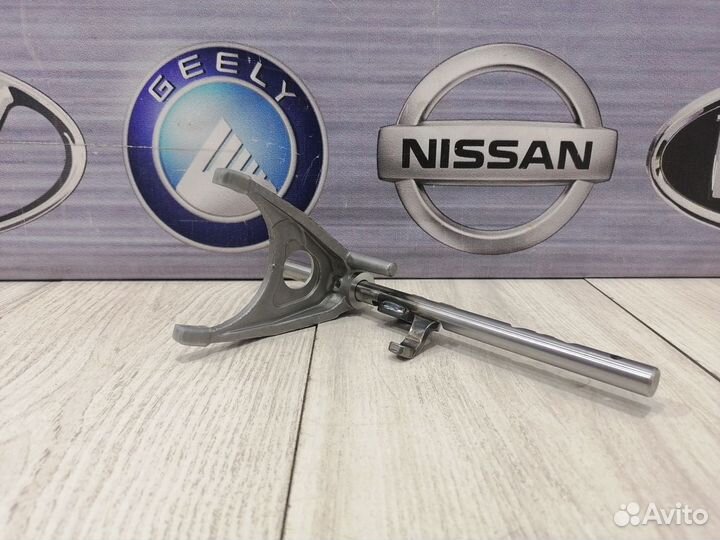 Вилка пятой передачи переключения скорости Renault