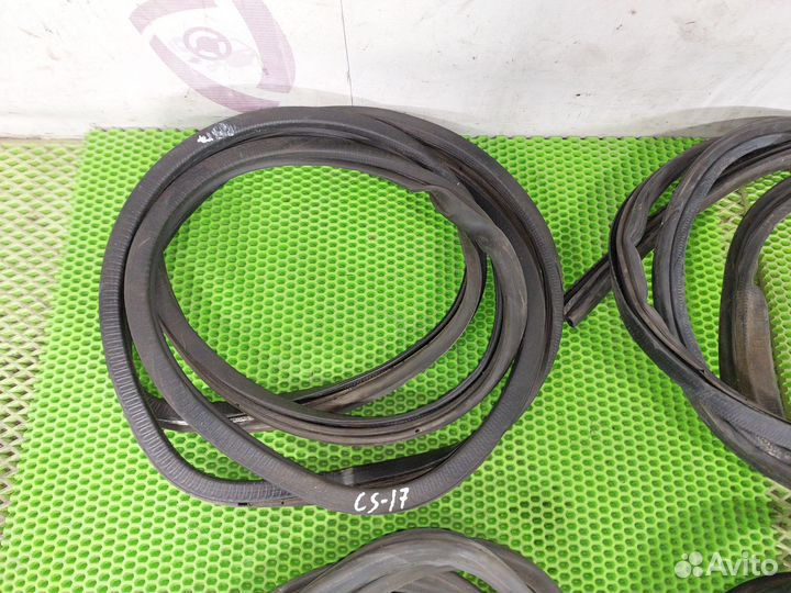 Уплотнители двер проемов Chevrolet Suburban GMT400