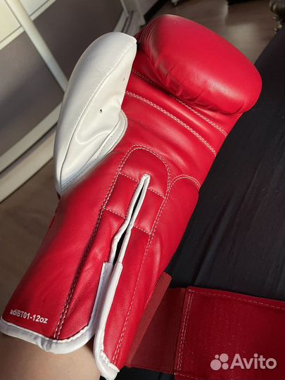 Боксерские перчатки adidas
