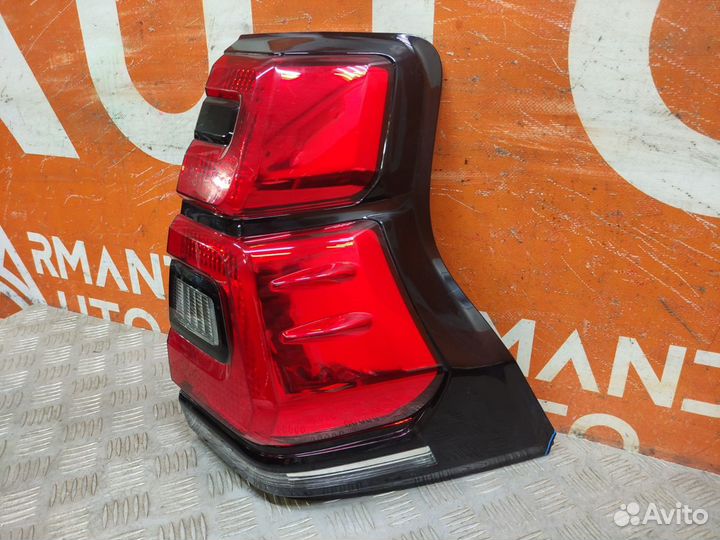 Фонарь правый Toyota Land Cruiser Prado 150