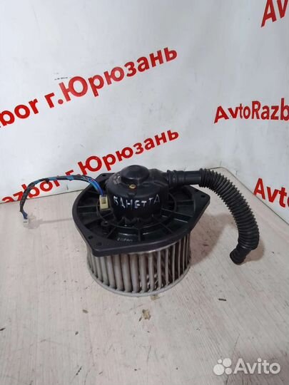 Мотор отопителя Nissan Vanette SK82