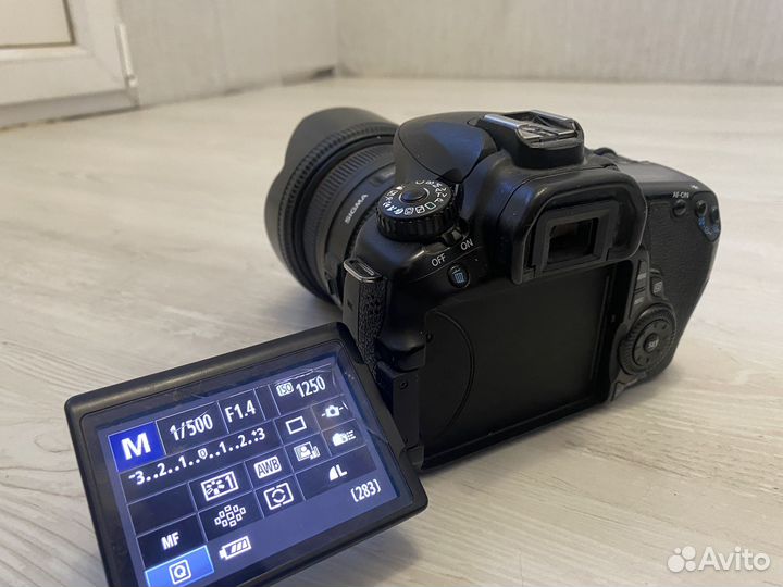 Зеркальный фотоаппарат canon 60d