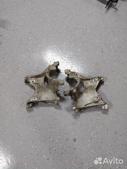 Кронштейн подрамник балка консоль a4 b9