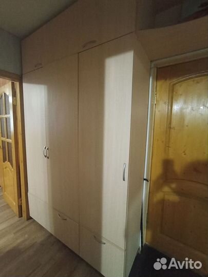 Шкаф в прихожую бу