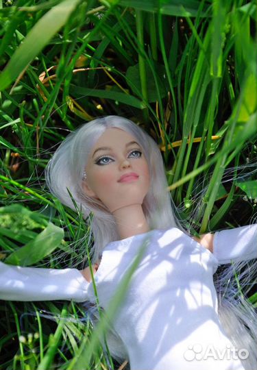 Ооак (Барби) Кукла Barbie из серии Looks Блондинка