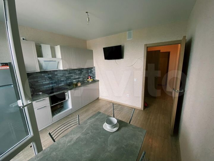 2-к. квартира, 65 м², 17/25 эт.