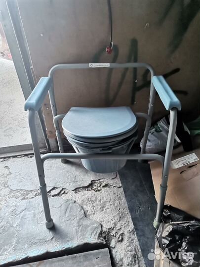 Санитарный стул туалет