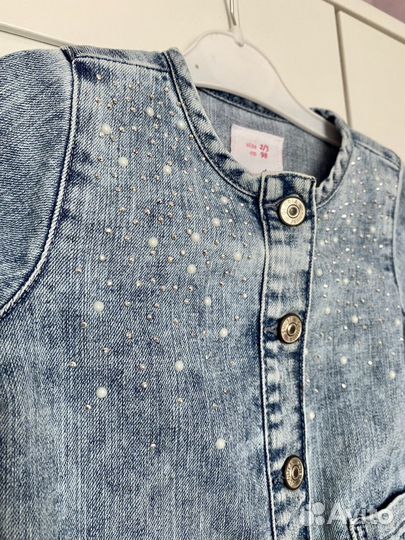 Джинсовый жакет со стразами