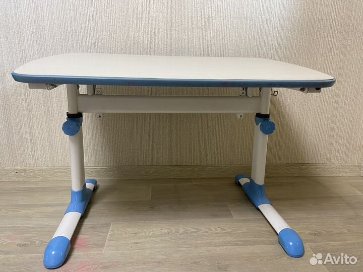 Детская растущая парта