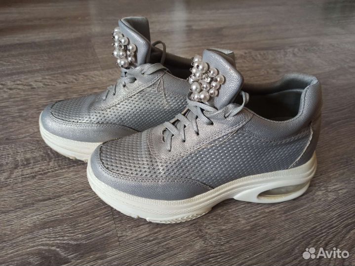 Кросовки женские перламутровые