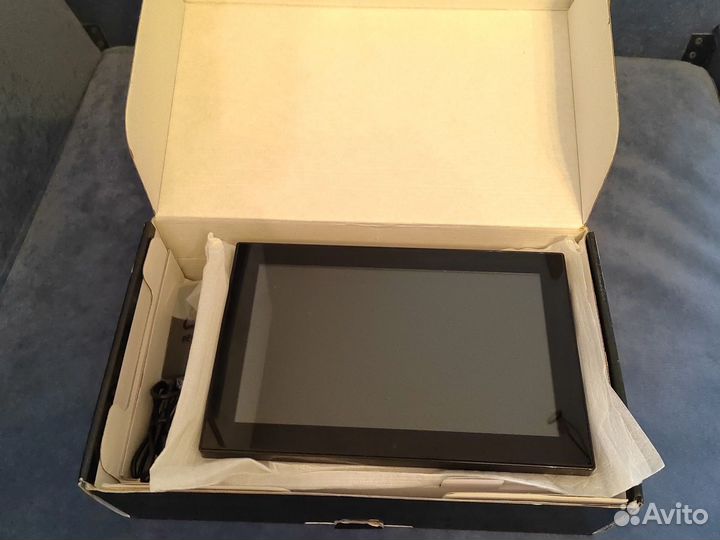 Цифровая фоторамка ViewSonic VFM1036w-51