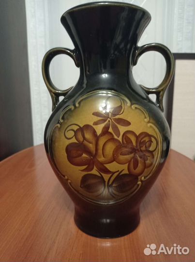 Старинная ваза