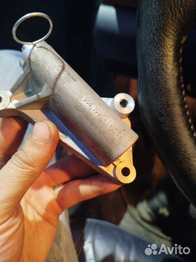 Натяжитель ролика ремня грм vag