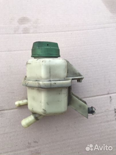 Бачок гидроусилителя VW T5