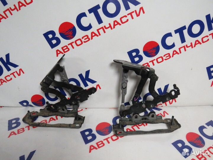 Петля капота mercedes E350 212