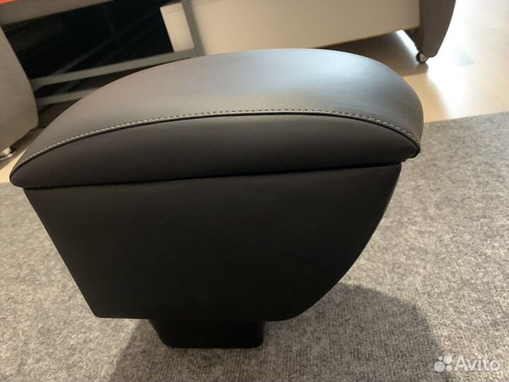 Подлокотник