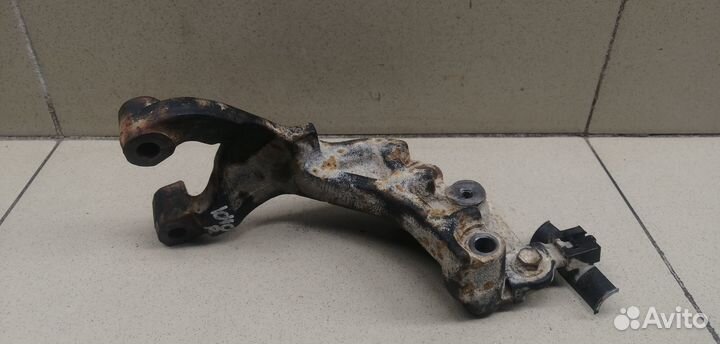 Кронштейн (сопут. товар) Hi Lux 2015