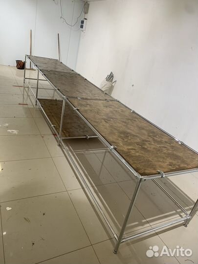 Стол - витрина