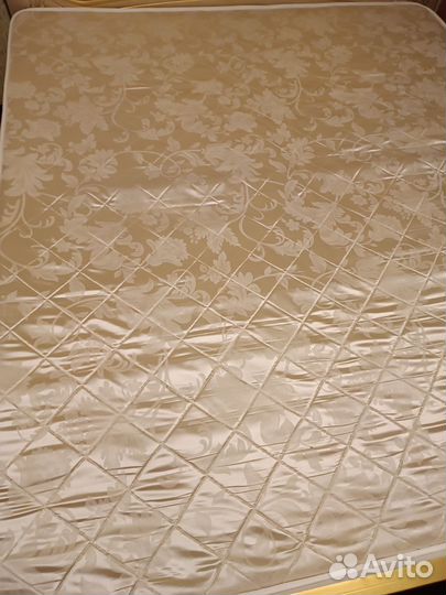 Матрас180 200 в идеальном состоянии