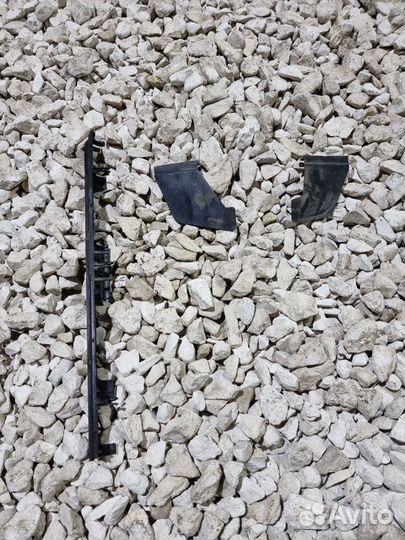 Дефлектор радиатора Вольво S60