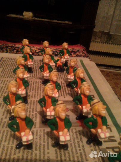 Туристы 19штук