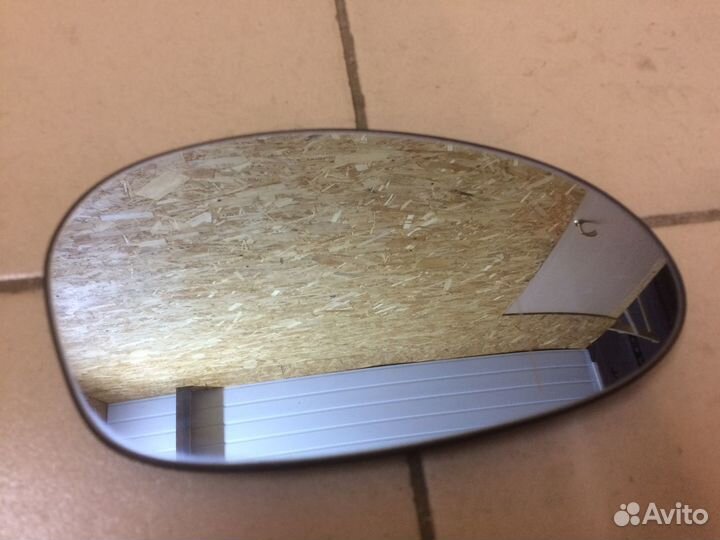 BMW E87 Зеркальный элемент правый с Японии