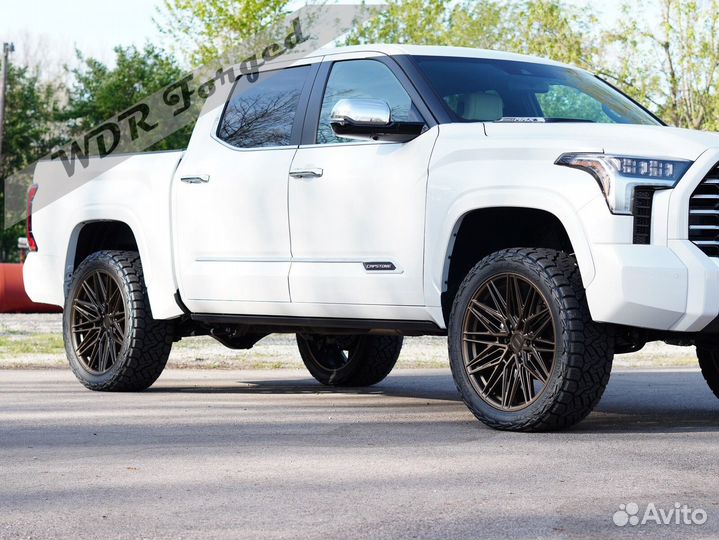 Кованые диски R22 на Toyota Tundra XK70