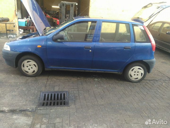 Замок двери задней правой для Fiat Punto 1 (176)