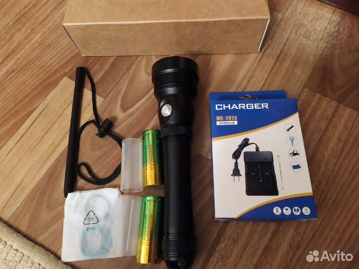 Мощный подводный фонарь 3 XHP70