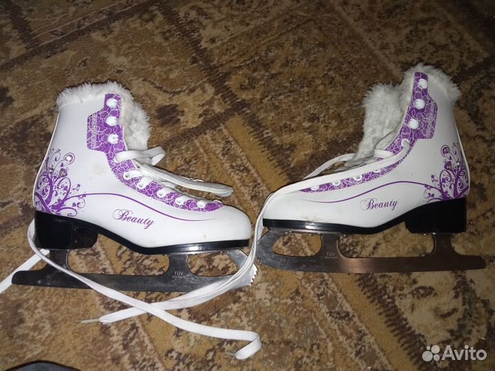 Коньки фигурные женские
