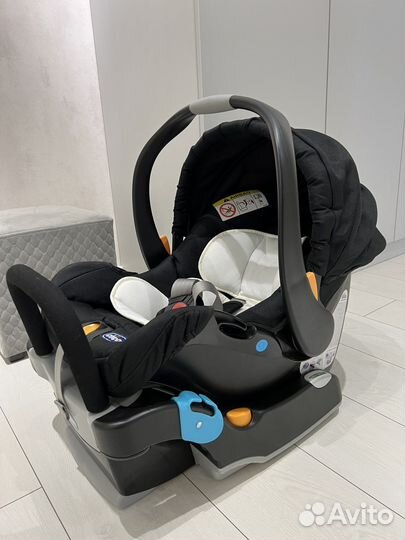 Автолюлька chicco с базой 0+