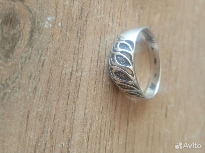Серебряное кольцо