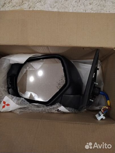 Стекло боковое левое