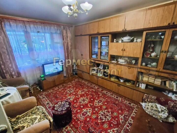 2-к. квартира, 55 м², 4/9 эт.