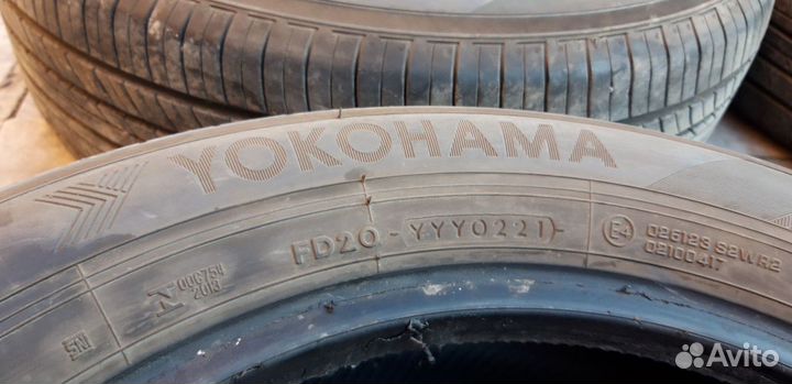 Yokohama Advan dB V552 205/60 R16 92V