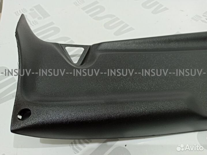 Облицовка потолка черная с плафоном без обтяжки