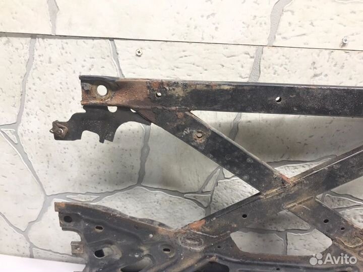 Распорка подрамника передняя Audi A8 D4 2012