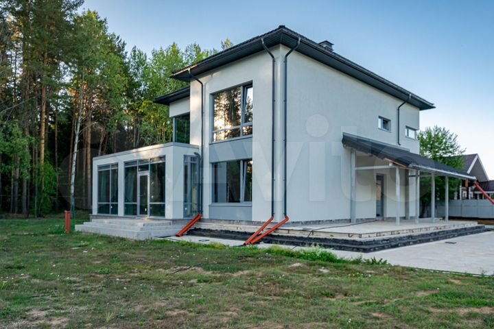 Коттедж 257 м² на участке 22 сот.