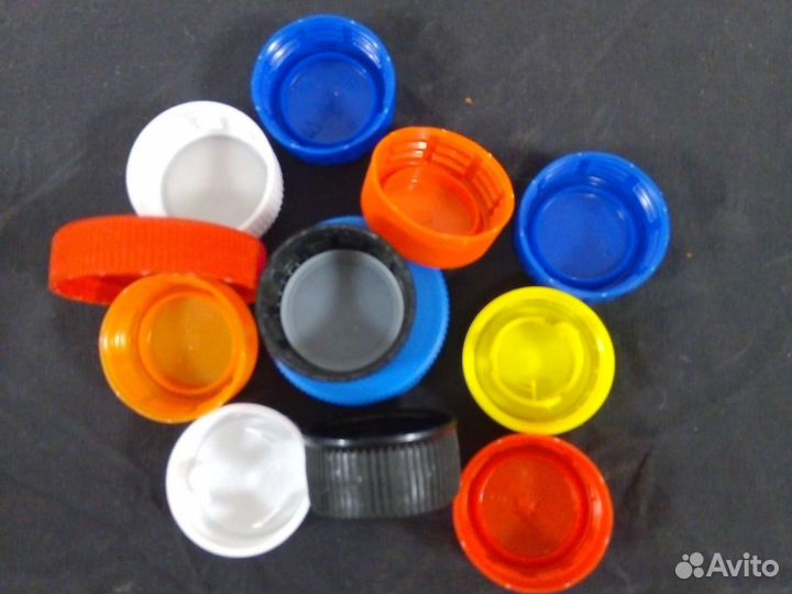 Пробки разные. Много