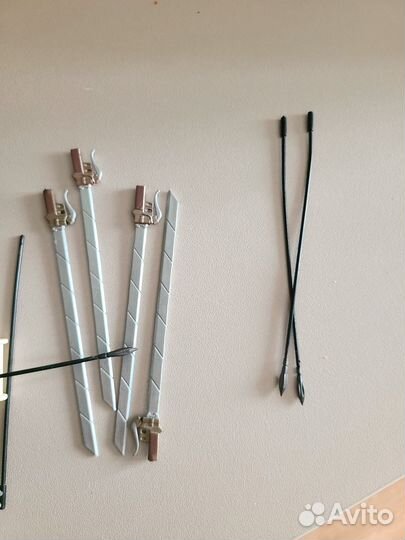 Атака титанов фигурки Леви и Эрен