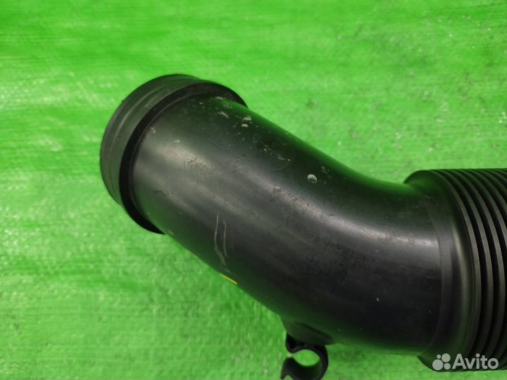 Патрубок возд. фильтра 7P0129627B Touareg NF 10-18