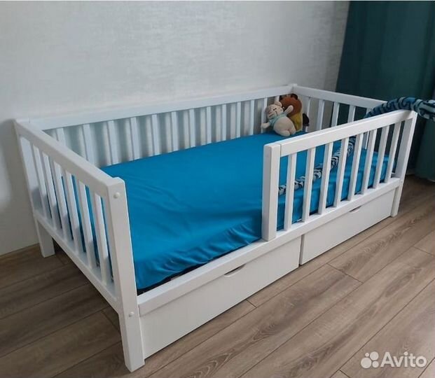 Кроватка с бортиком детская сингл из натурального