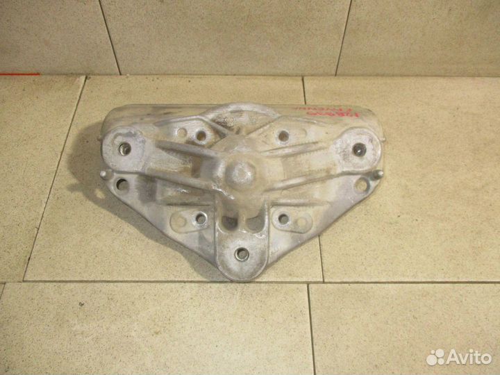 Кронштейн амортизатора Porsche Cayenne I (955/957