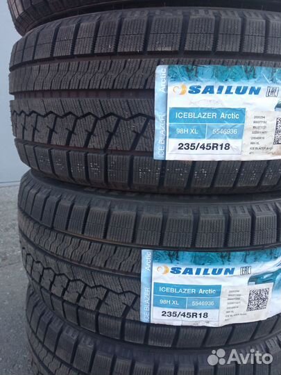 Sailun Ice Blazer Arctic 235/45 R18 98H